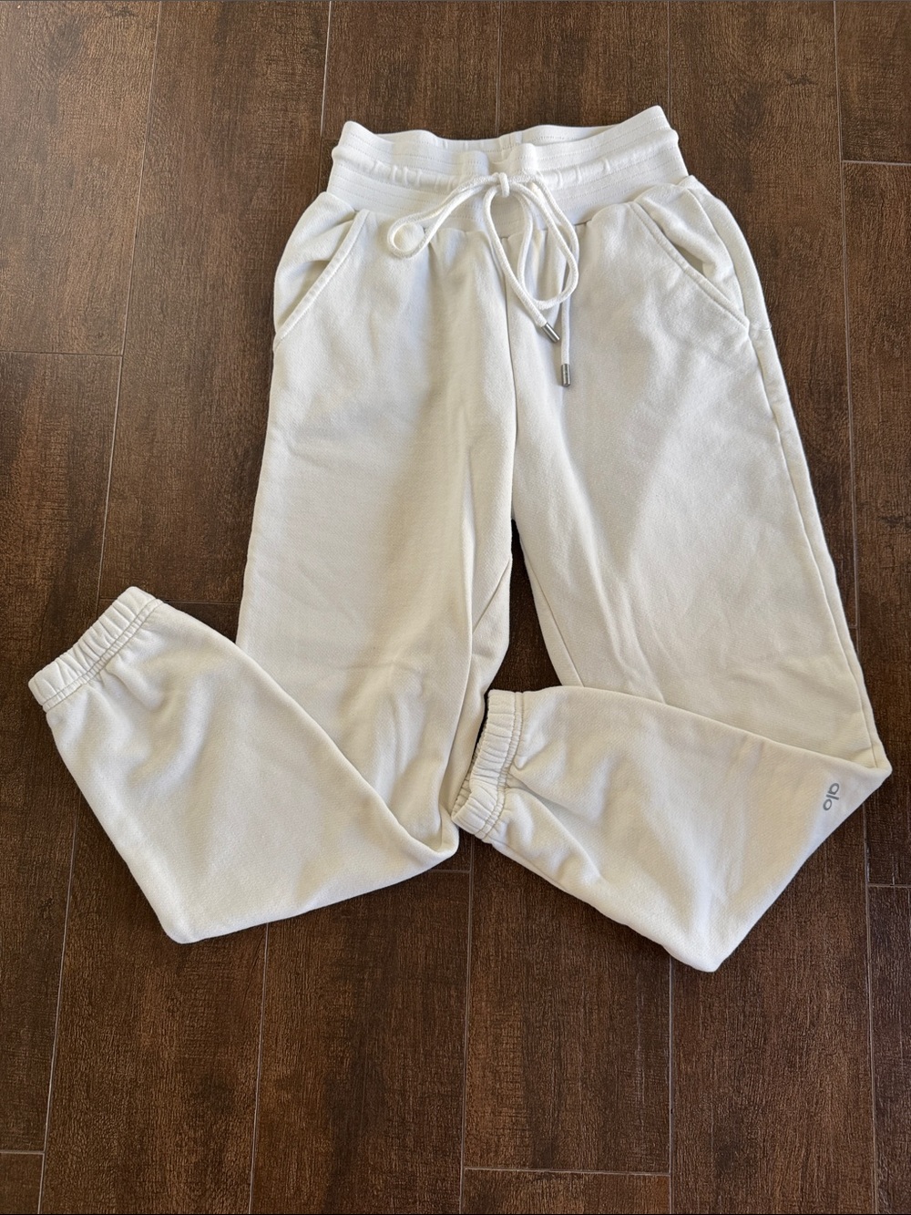 ALO Yoga  Cream Drawstring Jogger Sweatpants